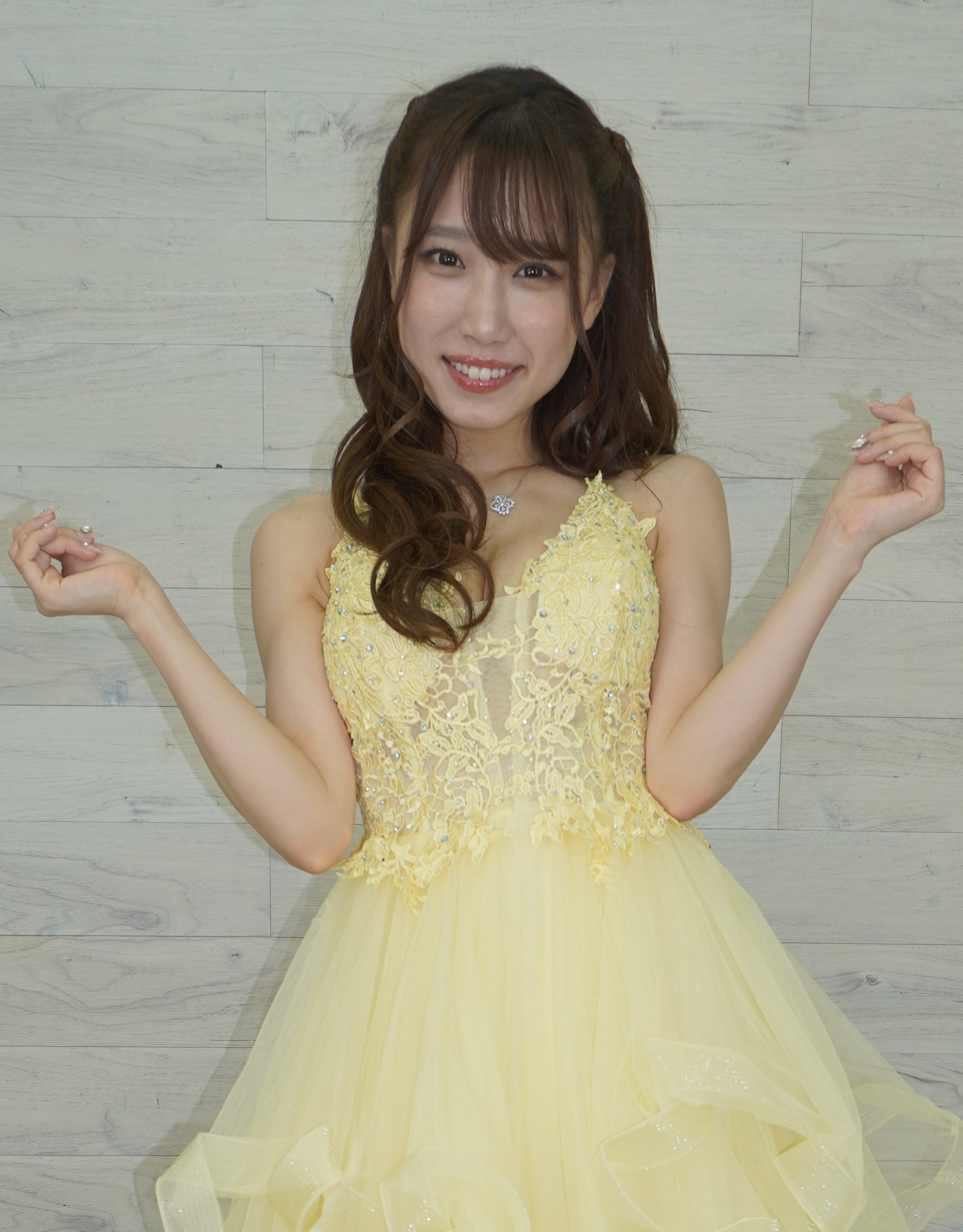 安達夕莉 スタイル8